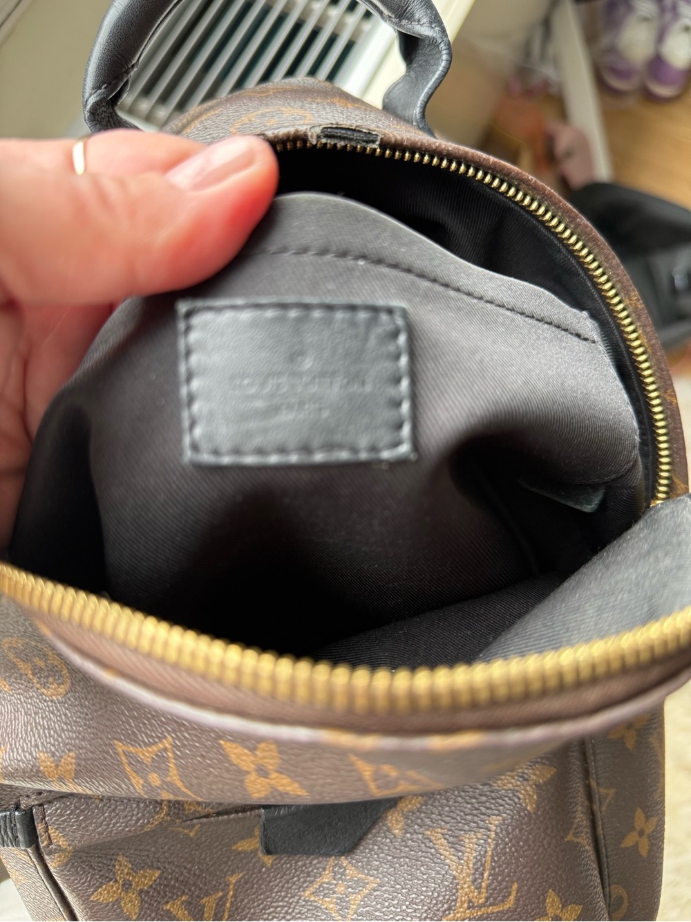 LV authentic backpack - Picture 5 of 9